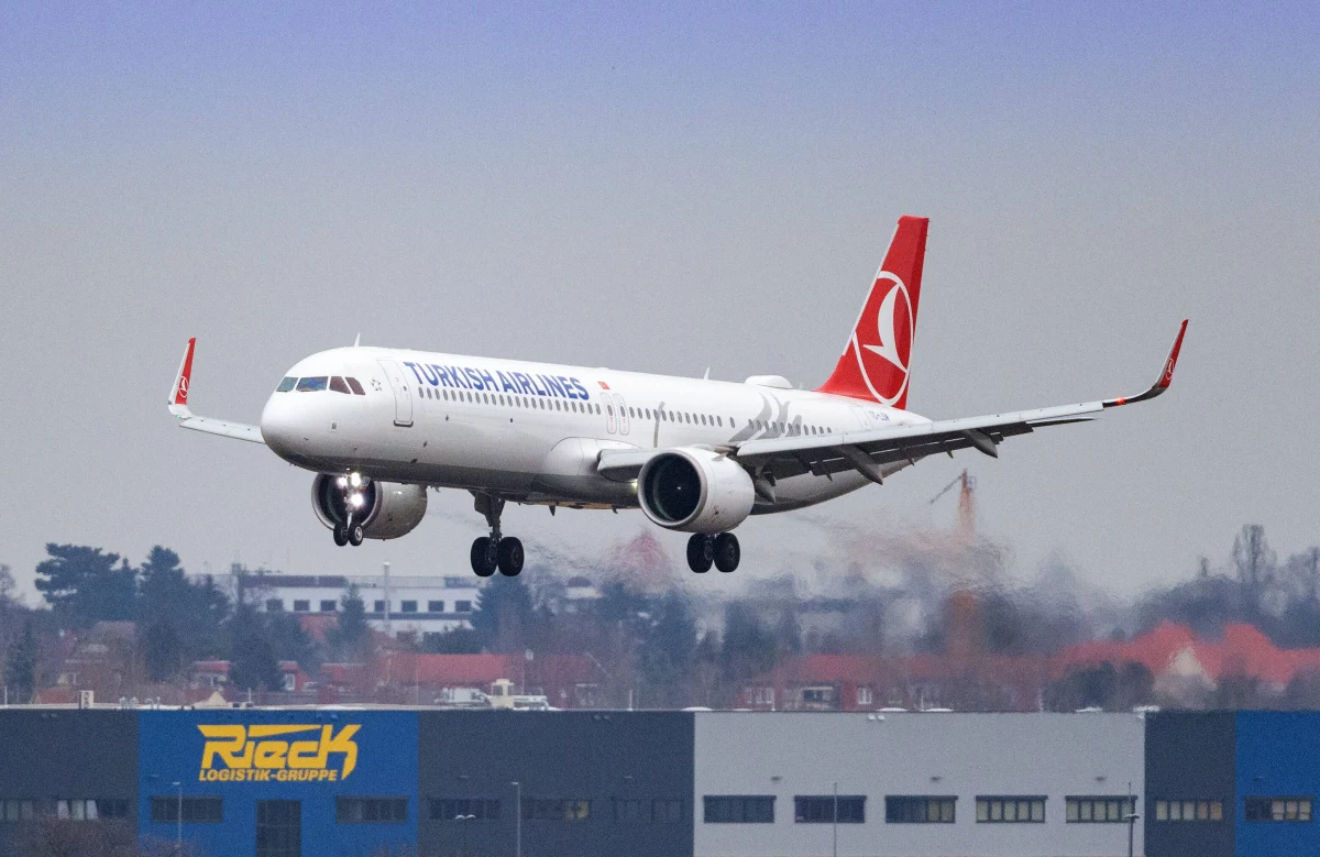Linie lotnicze Turkish Airlines zmieniają nazwę na Turkiye Hava Yollari - poinformował prezydencki dyrektoriat ds. komunikacji, cytując prezydenta Turcji Recepa Tayyipa Erdogana.
