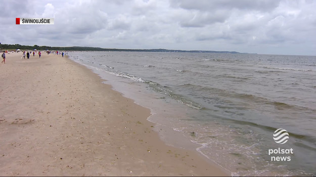 Plaża w Świnoujściu została uznana za najlepszą na polskim wybrzeżu i godną polecenia. Doceniona została za czystość, szerokość, bezpieczeństwo i to, że właśnie tam ma być najcieplejsza woda. Na plażę, w materiale dla "Wydarzeń", wybrał się Wojciech Gaweł. 