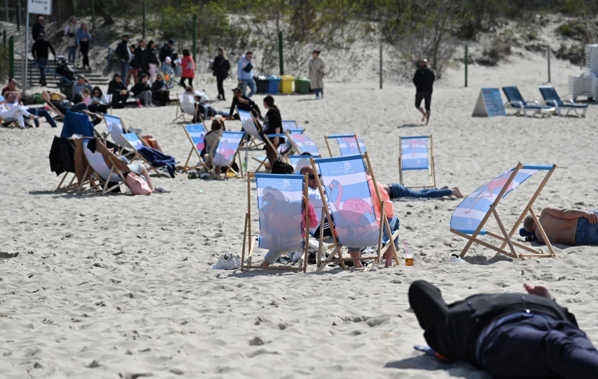 Synoptycy ostrzegają przed burzami. Dziś burze - miejscami z gradem - mogą pojawić się w województwie opolskim, świętokrzyskim, w woj. łódzkim, dolnośląskim oraz w Wielkopolsce.  
