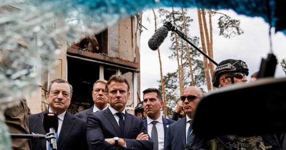 "To bohaterskie miasto, naznaczone piętnem barbarzyństwa" - mówił podczas wizyty w ukraińskim Irpieniu prezydent Francji Emmanuel Macron. "To musi się wreszcie skończyć" - stwierdził kanclerz Niemiec Olaf Scholz.