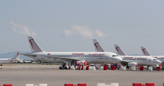 Na Gorącą Linię RMF FM informujecie o problemach z połączeniami lotniczymi z Tunezją. "Samoloty zostały uziemione" - napisał do nas jeden ze słuchaczy. W środę agencja Reutera ostrzegała, że wszystkie międzynarodowe loty do i z Tunezji zostaną odwołane z powodu ogólnokrajowego strajku, ogłoszonego przez tamtejszy związek zawodowy UGTT. 