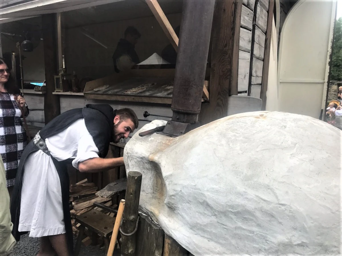 Zamek Czocha na Dolnym Śląsku stał się kulinarną stolicą Polski. W jednym z najpiękniejszych miejsc regionu rozpoczęła się Twierdza Smaków. To festiwal, który popularyzuje historię poprzez prezentację kuchni z minionych epok.