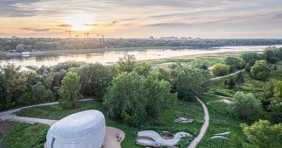 Mieszkańcy skupieni wokół grupy "Dziki Golędzinów" są zaniepokojeni planom utworzenia Parku Naturalnego Golędzinów w Warszawie. Stołeczny ratusz zapewnia, że celem powstania parku jest ochrona przyrody. Dziki Golędzinów jest piękny i niech taki zostanie - podkreślają mieszkańcy.