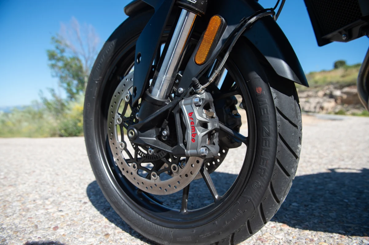 25-letni mężczyzna wjechał motocyklem w trzyosobową rodzinę w Sielpi Wielkiej (Świętokrzyskie). Dwie osoby - pięcioletnia dziewczynka oraz jej ojciec - trafiły do szpitala – poinformowała świętokrzyska policja.