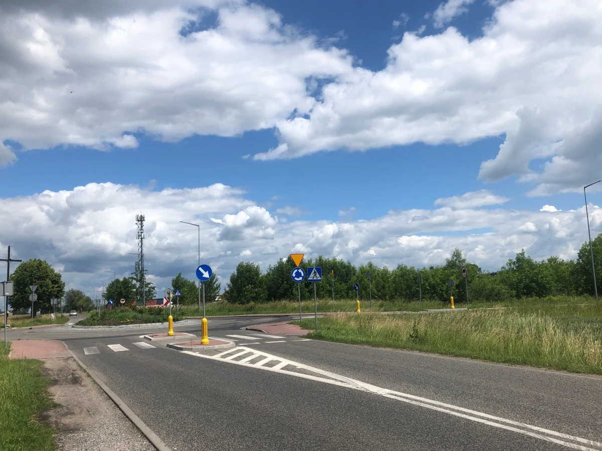 Wiemy już, gdzie ma powstać Centralny Port Komunikacyjny i jak będzie wyglądać. Do Baranowa, gdzie między innymi planowana jest ta inwestycja, udał się dziennikarz RMF FM Michał Dobrołowicz. Od mieszkańców usłyszał głosy niepokoju: „Boimy się. Mamy jeszcze więcej wątpliwości”. 