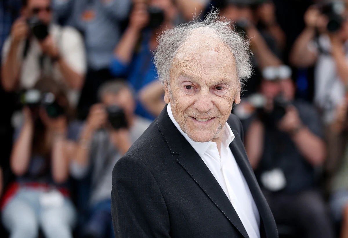 Słynny francuski aktor, scenarzysta, reżyser filmowy i teatralny Jean-Louis Trintignant zmarł w piątek w wieku 91 lat. Gwiazdor odszedł spokojnie, otoczony bliskimi - przekazała agencji AFP w komunikacie jego żona Mariane Hoepfner Trintignant.