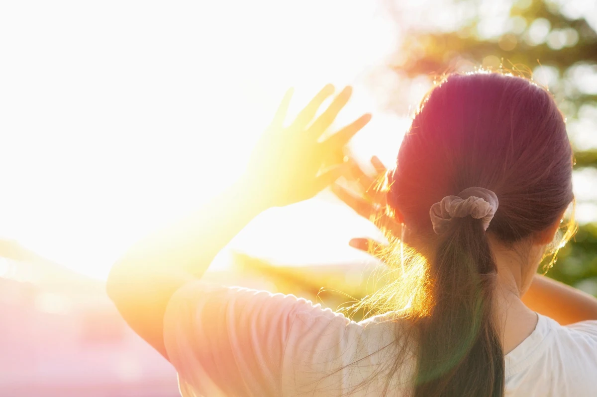 IMGW wydało ostrzeżenie przed upałami. Dziś na zachodzie kraju będzie bardzo gorąco. Termometry pokażą nawet 35 stopni Celsjusza. W niedzielę słonecznie i jeszcze ciepłej, upały będą w całym kraju - przekazał dyżurny synoptyk Instytutu Meteorologii i Gospodarki Wodnej Michał Ogrodnik.
