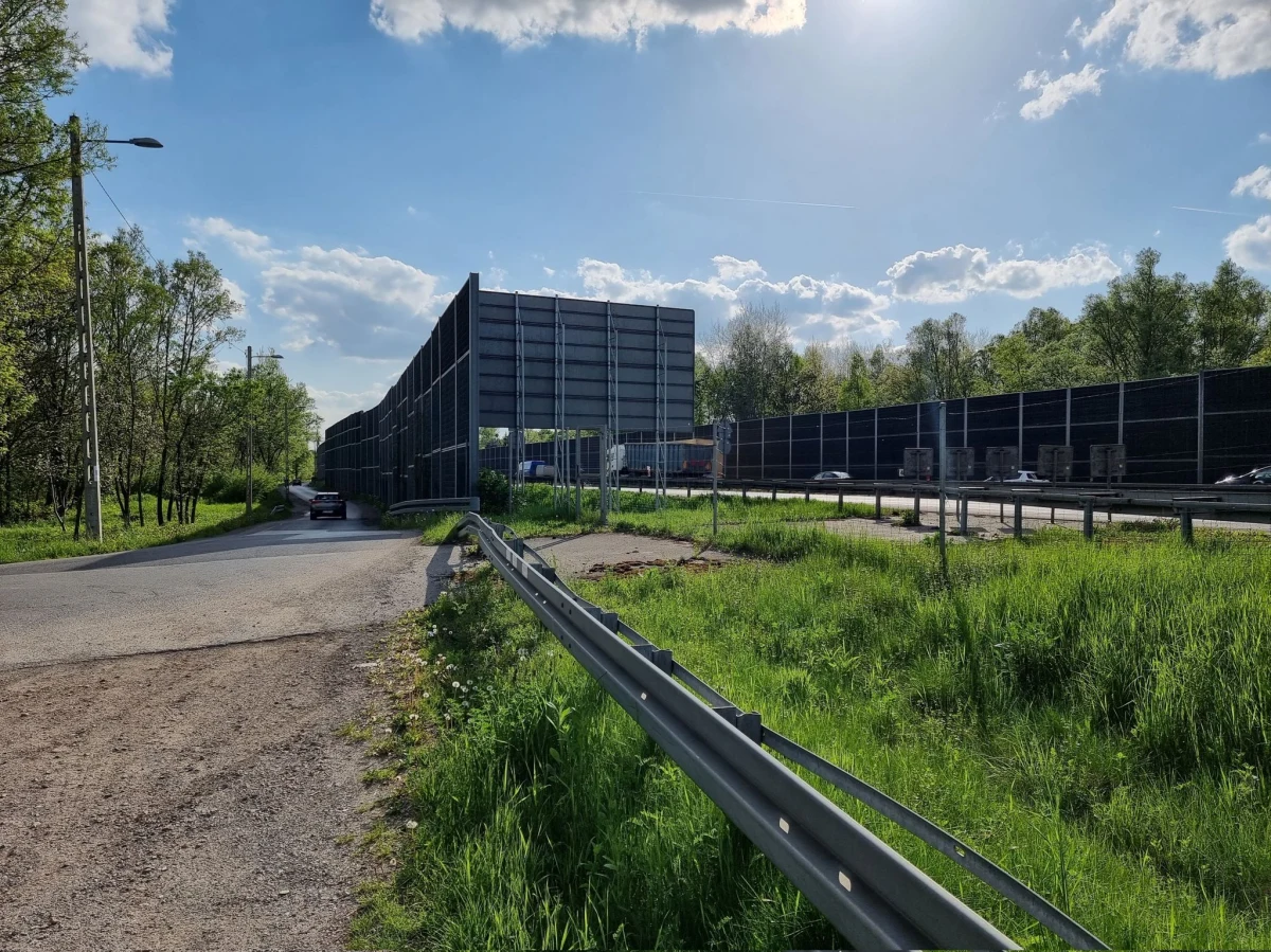 Od poniedziałku 20 czerwca od godz. 7.00. obowiązywać będzie tymczasowa organizacja ruchu na fragmencie A4 w Krakowie. Zamknięta zostanie ul. Dzikiej Róży - informuje GDDKiA. Zmiana zostanie wprowadzona w związku z budową dodatkowego pasa ruchu na odcinku od węzła Kraków Południe do wiaduktu w ciągu ul. Kąpielowej

