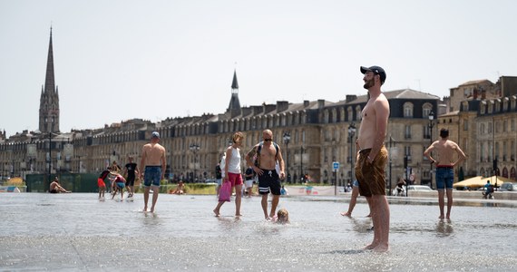 Masowe imprezy plenerowe w niektórych częściach Francji zostały zakazane ze względu na falę upałów, z którą boryka się kraj. Gdzieniegdzie temperatura przekroczy 40 stopni Celsjusza.