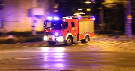 Podczas prac budowlanych w Kaliszu Pomorskim uszkodzono skrzynkę z gazem. Ewakuowano 40 osób - poinformowała Komenda Wojewódzka PSP w Szczecinie. Ulica Kołobrzeska jest zablokowana. 