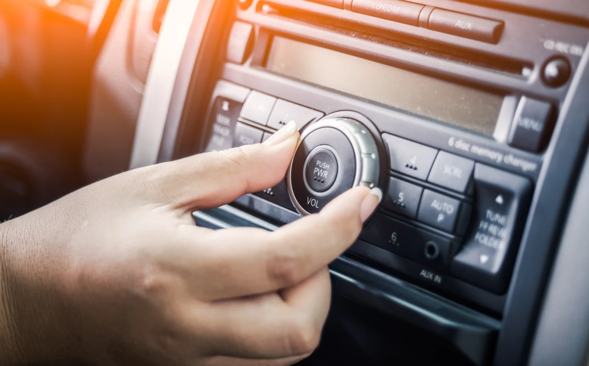 Ukraina zakazała importu książek z Rosji i Białorusi, nie będzie można także nadawać rosyjskiej muzyki w transporcie publicznym i w mediach - informuje agencja Ukrinform. 