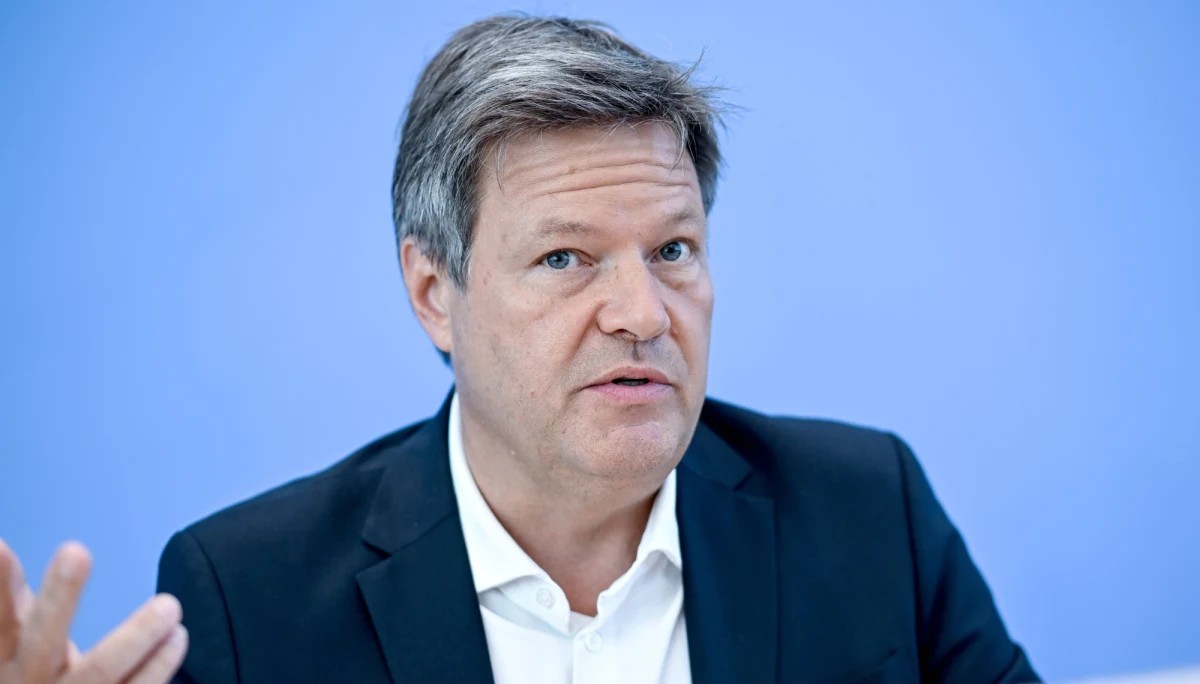 Minister gospodarki Niemiec Robert Habeck planuje zwiększenie generacji energii elektrycznej opartej na węglu. "To gorzkie, ale po prostu nieuniknione" - zapowiada. Chodzi o przynajmniej częściowe zastąpienie gazu, którego część dostaw jest zależna od rosyjskiego Gazpromu. 