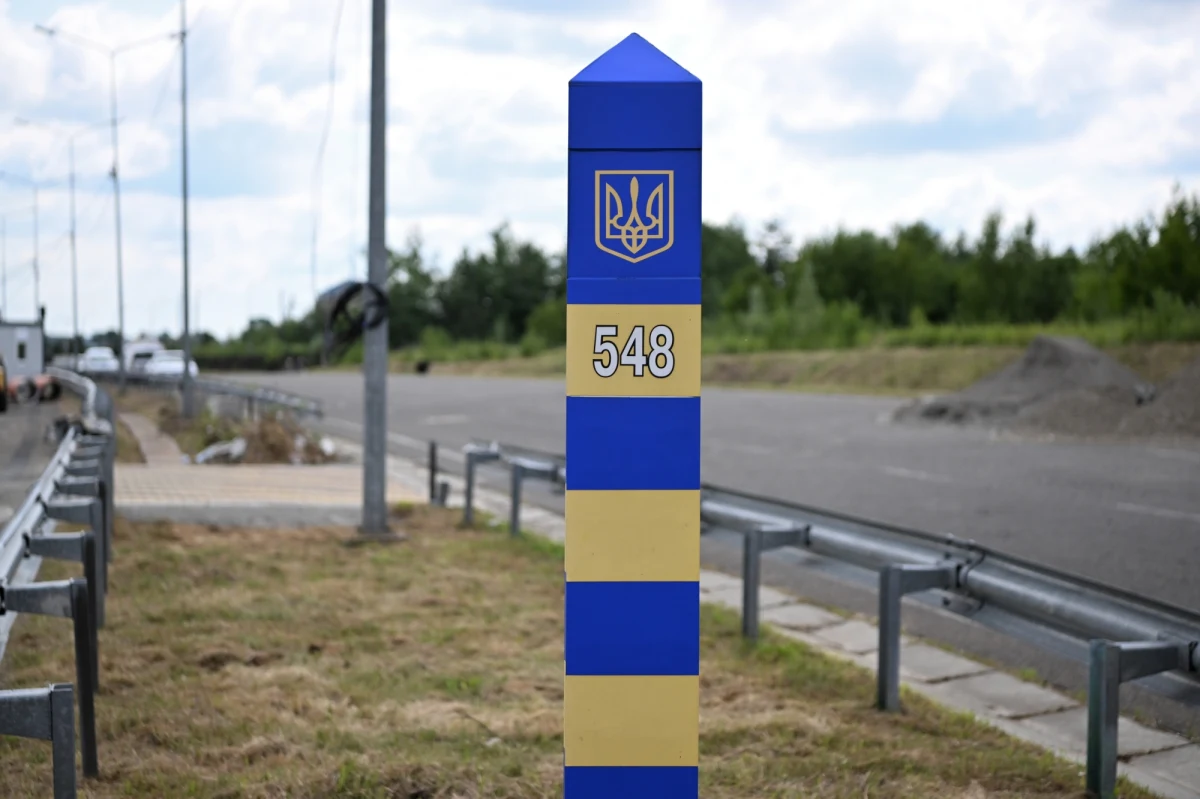 Mer Czernihowa - miasta na północy Ukrainy - Władysław Atroszenko poinformował w niedzielę, że ukraińska straż graniczna nie wypuściła go z kraju do Polski. Urzędnik powiązał decyzję o nieprzepuszczeniu go przez granicę z "atakiem politycznym jednego z pracowników biura prezydenta".