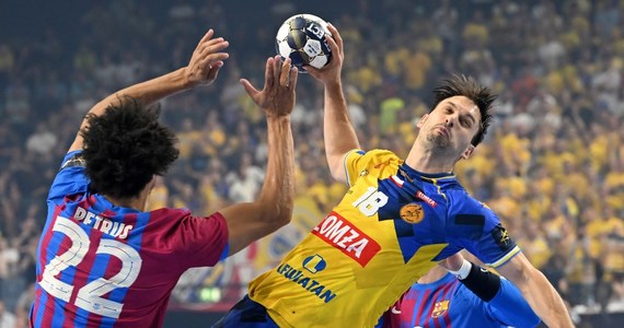 Piłkarze ręczni Łomży Vive Kielce przegrali po dogrywce i rzutach karnych z obrońcą trofeum hiszpańską Barcą 32:32 (28:28, 13:14), karne 3-5 w finale Ligi Mistrzów w Kolonii.