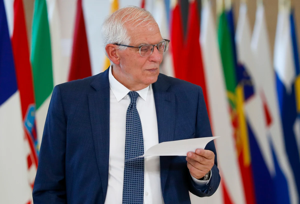 "Blokowanie przez Rosję eksportu milionów ton ukraińskiego zboża to zbrodnia wojenna" - powiedział szef dyplomacji Unii Europejskiej Josep Borrell przed spotkaniem ministrów spraw zagranicznych krajów unijnych w Luksemburgu. Szefowie dyplomacji będą dyskutować m.in. o agresji Rosji na Ukrainę oraz jej globalnych konsekwencjach. 