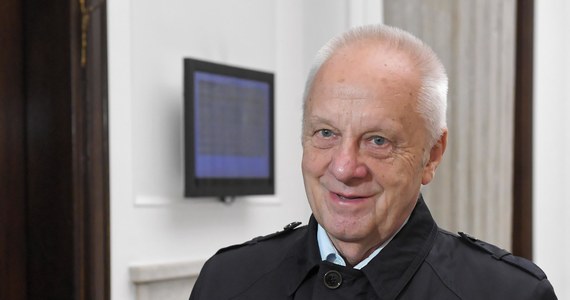 Sąd Rejonowy w Łodzi uniewinnił Stefana Niesiołowskiego w głośnym procesie dotyczącym tzw. seksafery z lat 2013-2015. O wyroku, który nie jest prawomocny, poinformował Ryszard Kalisz.