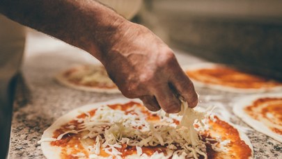 Pizza za... 65 euro. Restaurator broni cennika. Piekarze z Neapolu oburzeni