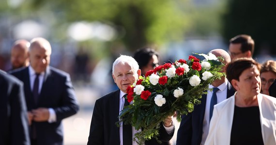 Jarosław Kaczyński poinformował, że nie jest już wicepremierem i szefem rządowego komitetu ds. bezpieczeństwa. Zapowiedział też kolejne zmiany.