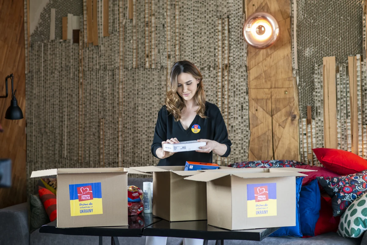 Jeszcze tylko do piątku każdy z nas ma szansę pomóc najbardziej potrzebującym rodzinom, które uciekły przed wojną w Ukrainie. Przygotuj pomoc, tak jak Karolina Gorczyca, Marta Żmuda Trzebiatowska i Mikołaj Roznerski, w ramach Solidarnej Paczki - specjalnej edycji Szlachetnej Paczki. Wejdź na www.szlachetnapaczka.pl i wybierz rodzinę. Wciąż ponad 600 rodzin czeka na swoich darczyńców! 