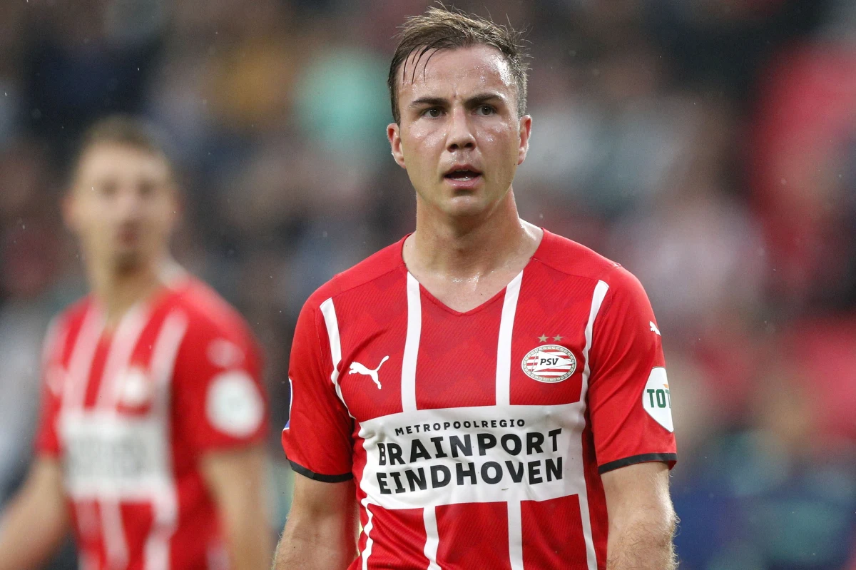 Mistrz świata z 2014 roku Mario Goetze ponownie zagra w Bundeslidze. Podpisał kontrakt do 2025 roku z tegorocznym triumfatorem Ligi Europy, Eintrachtem Frankfurt.