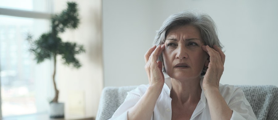 Niektóre objawy tzw. długiego Covid mogą wynikać z obecności w mózgu tego samego białka, które towarzyszy chorobie Alzheimera. Nie musi to jednak oznaczać trwałych uszkodzeń, a jednocześnie wskazuje na potencjalne metody leczenia.