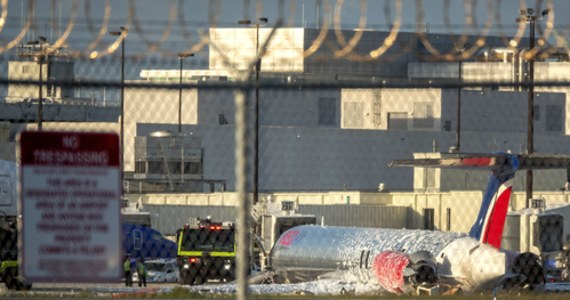 Chwile grozy przeżyło 126 osób na pokładzie samolotu w Miami w Stanach Zjednoczonych. W czasie lądowania MD-82 zapaliło się podwozie maszyny. Do szpitala trafiły 3 osoby.