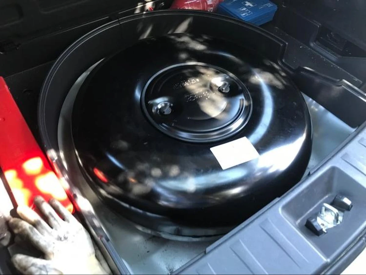 ​Przez rosnące ceny benzyny jest duże zainteresowanie montażem instalacji LPG. Tak mówi RMF FM współwłaściciel jednego z warsztatów samochodowych we Wrocławiu. Jego zdaniem jazda autem na autogaz jest opłacalna. Ekonomista uważa jednak, że obecny ruch na rynku instalacji to owczy pęd i że inwestycja nie będzie opłacać się w dłuższej perspektywie. 