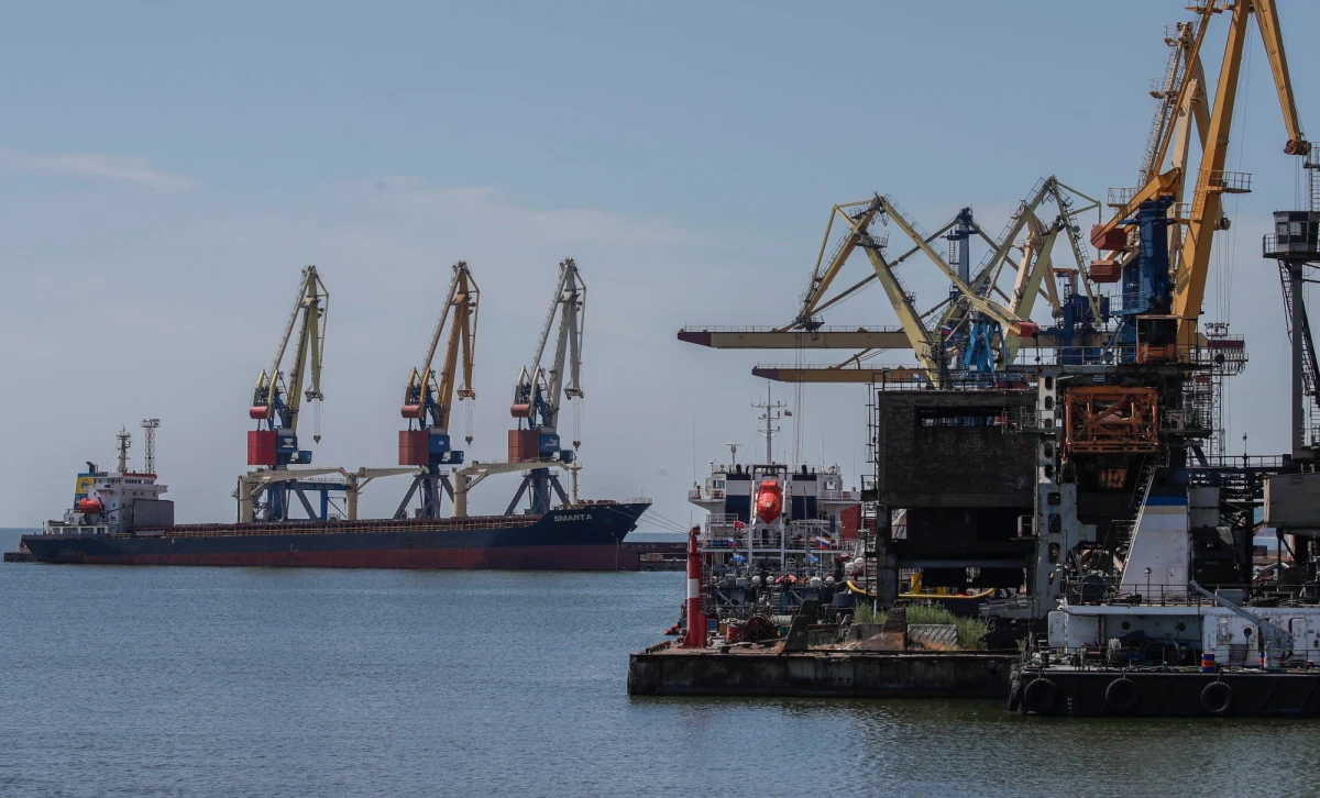 Kilka godzin po zakończeniu rozmów delegacji tureckiej i rosyjskiej w Moskwie port w Mariupolu opuścił masowiec Azov Concord - poinformowało tureckie ministerstwo obrony. Dodano, że była to pierwsza zagraniczna jednostka, która wyszła z portu po zajęciu tego ukraińskiego miasta przez wojska rosyjskie. 