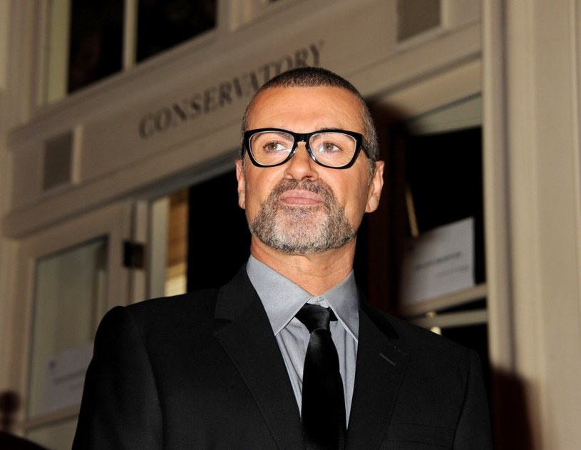 28 czerwca do sprzedaży trafi nowa biografia George'a Michaela - "George Michael: A Life". Książka zdążyła już wywołać ogromne zamieszanie. Wszystko z powodu fragmentu dotyczącego uzależnienia członka Wham!. 