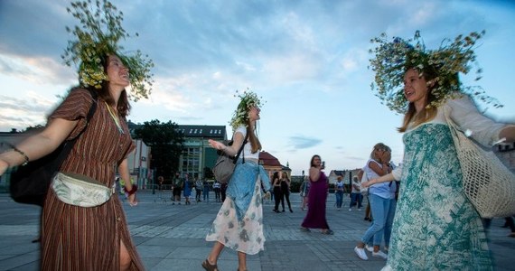 ​W najbliższą sobotę - 25 czerwca - plac Wolności stanie się tanecznym parkietem. W to miejsce we Wrocławiu wracają potańcówki, które w ubiegłym roku gromadziły setki osób na wspólnej zabawie. Termin pierwszej tegorocznej Potańcówki Wrocławskiej został wybrany nieprzypadkowo - to obchody Święta Wrocławia, znakomita okazja do tanecznych spotkań mieszkańców i turystów.