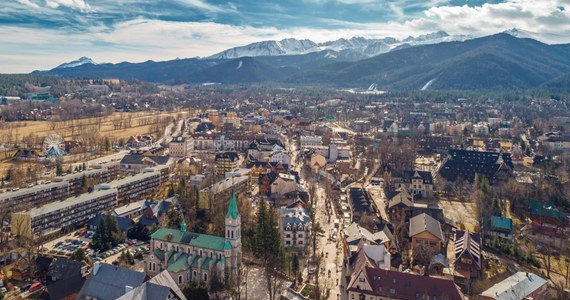 Mieszkańcy Zakopanego oraz turyści muszą liczyć się z dużymi utrudnieniami w centrum miasta. Do piątku trwa remont ulicy Chramcówki. 