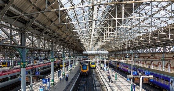 ​Zaplanowany na czwartek drugi z serii trzech 24-godzinnych strajków brytyjskich kolei odbędzie się zgodnie z zapowiedzią, gdyż środowe rozmowy między związkami zawodowymi a przewoźnikami kolejowymi ponownie zakończyły się fiaskiem.