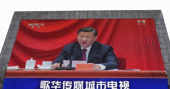 Chiński obrońca praw człowieka Xu Zhiyong, który nawoływał do zmian politycznych i ocenił przywódcę ChRL Xi Jinpinga jako nie dość bystrego”, stanął przed sądem za zamkniętymi drzwiami. Usłyszał zarzut działalności wywrotowej. Grozi mu dożywocie – podała stacja CNN.