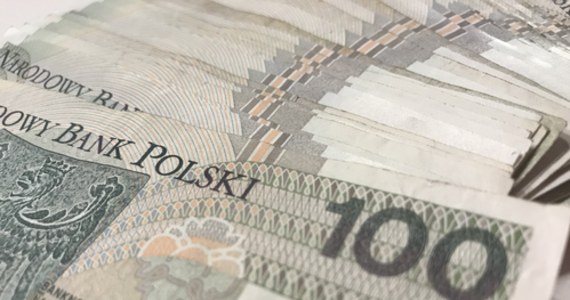Funkcjonariusze z Komisariatu Szczecin Pogodno poszukują właściciela pieniędzy, które zostały znalezione na terenie podległym jednostce. Uczciwa znalazczyni przekazała gotówkę funkcjonariuszom.