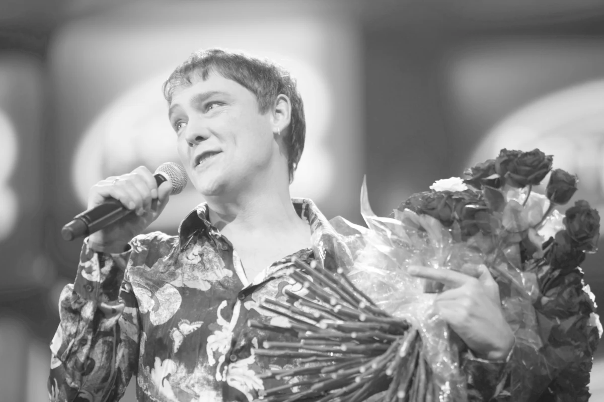 ​Nie żyje Jurij Szatunow, rosyjski piosenkarz i wokalista zespołu Łaskowyj Maj. To on śpiewał słynny przebój "Biełyje rozy".