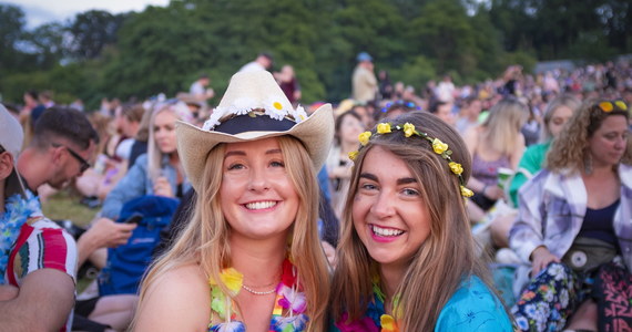 Rozpoczął się pięciodniowy festiwal muzyczno-artystyczny Glastonbury - po raz pierwszy od początku pandemii w pełnym wymiarze.  