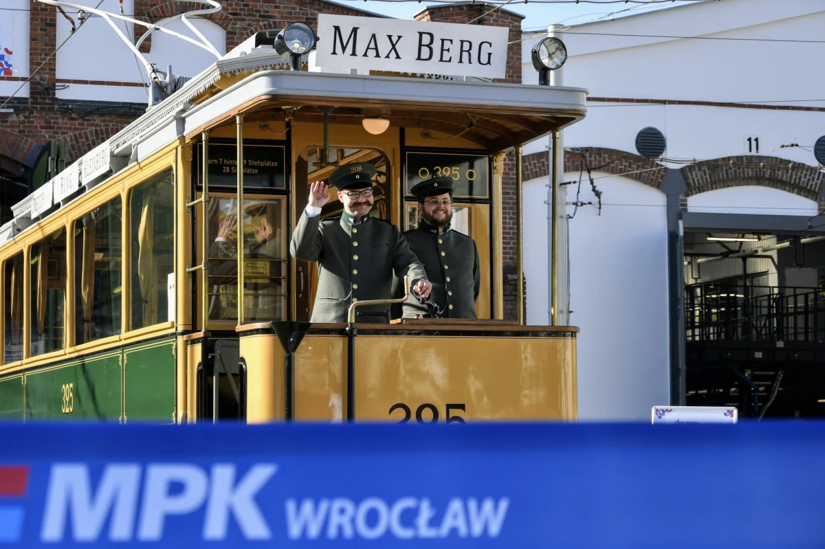 W zajezdnia tramwajowej Borek przy ulicy Powstańców Śląskich 209 odbędzie się w sobotę dzień otwarty wrocławskiego MPK. Dla gości imprezy przygotowano wiele atrakcji - m.in. możliwość pokierowania tramwajem pod okiem instruktora. 