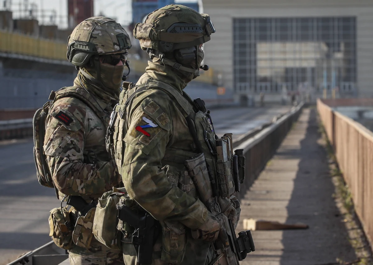 W okupowanym Chersoniu na południu Ukrainy nieznani sprawcy przeprowadzili zamach na kolaboranta Dmytra Sawłuczenkę, przedstawiciela okupacyjnej administracji. Według niepotwierdzonych informacji mężczyzna zginął na miejscu.