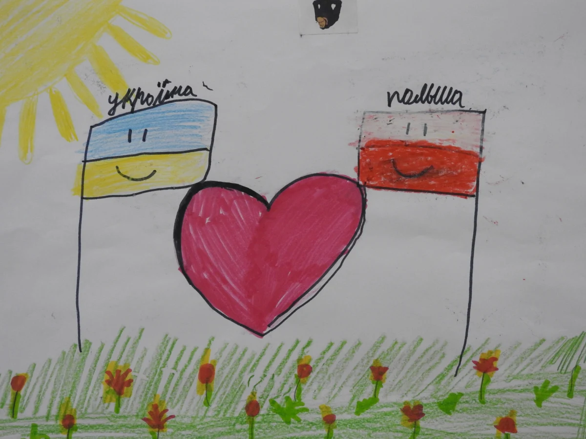 ​Kilkadziesiąt rysunków stworzonych przez dzieci z Ukrainy dotknięte traumą trwającej w ich kraju wojny, znajdzie się na nowej wystawie w Zamku Książąt Pomorskich w Szczecinie. Ekspozycję przygotowaną przez Zachodniopomorskie Towarzystwo Przyjaciół Dzieci, a zatytułowaną "Wojna wyrysowana kredką" będzie można oglądać przez cały lipiec.