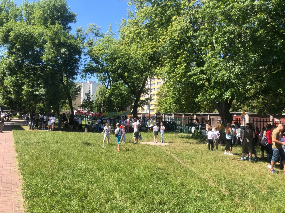 ​Jedyna w Warszawie ukraińska szkoła dla dzieci uchodźców będzie działać dalej od września. Udało się znaleźć sponsorów, którzy sinansują dalsze funkcjonowanie placówki.

