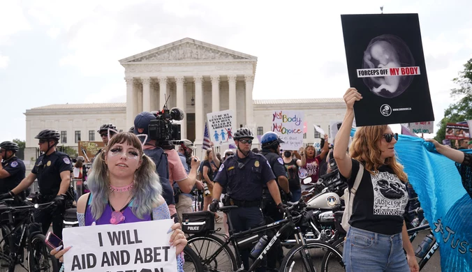 Sąd Najwyższy USA odwrócił federalne prawo do aborcji 