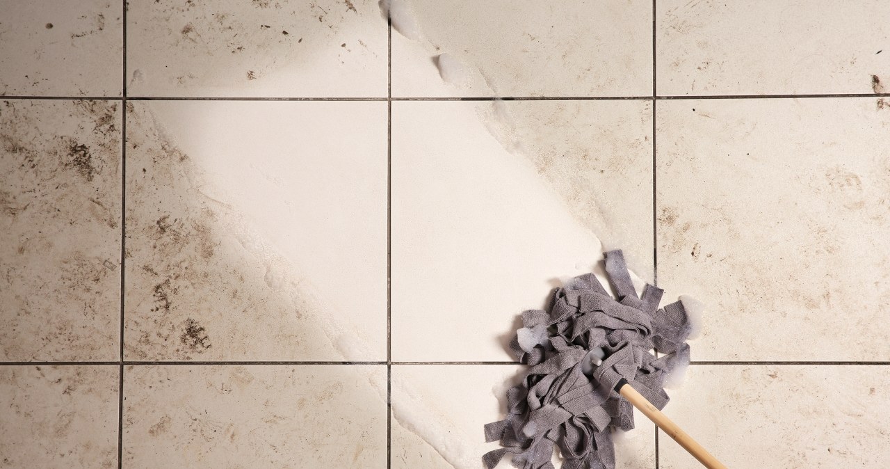 Jak doczyścić balkon po zimie? Proste domowe sposoby