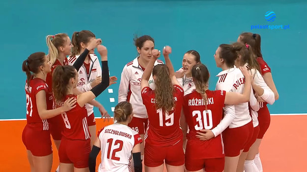 Skrót drugiego spotkania towarzyskiego: Polska - Korea Południowa 4:0 (25:23, 25:16, 25:16, 25:16)

Polska: Katarzyna Wenerska, Olivia Różański, Magdalena Jurczyk, Weronika Szlagowska, Monika Fedusio, Aleksandra Gryka, Maria Stenzel (libero) oraz Anna Stencel, Zuzanna Górecka, Martyna Czyrniańska, Aleksandra Szczygłowska (libero), Alicja Grabka.
