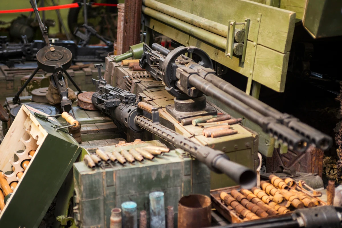 W wielkich bazach artyleryjskich na Białorusi rozpoczęto ładowanie uzbrojenia w celu wywiezienia go do Rosji – poinformowało w piątek Stowarzyszenie Kolejarzy Białorusi, według którego Rosja zamówiła 100 wagonów.