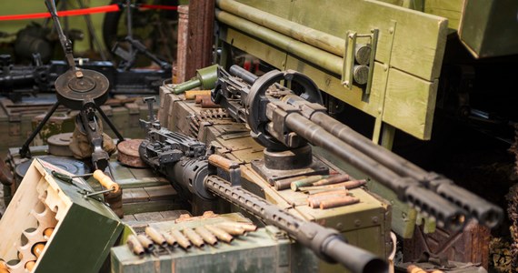 W wielkich bazach artyleryjskich na Białorusi rozpoczęto ładowanie uzbrojenia w celu wywiezienia go do Rosji – poinformowało w piątek Stowarzyszenie Kolejarzy Białorusi, według którego Rosja zamówiła 100 wagonów.