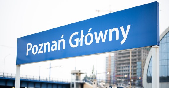 Przed południem w Poznaniu wstąpiły problemy w kursowaniu pociągów. Na dworcu PKP Poznań Główny doszło do awarii sytemu sterowania ruchem. Pociągi już przejeżdżają przez tę stację.
