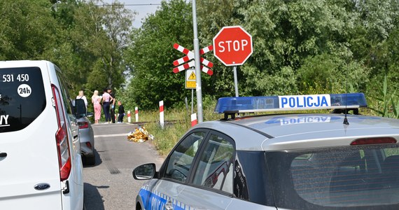 Samochód osobowy potrącił pieszego przed przejazdem kolejowym w Radziszewie. Jak przekazał rzecznik prasowy KW PSP w Szczecinie st. kpt. Tomasz Kubiak, zespół ratownictwa medycznego stwierdził śmierć poszkodowanego.