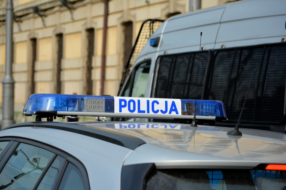 Łódzcy policjanci zatrzymali w Gdańsku mężczyznę poszukiwanego dwoma listami gończymi. 34-latek trafił do zakładu karnego. 
