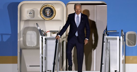​Prezydent USA Joe Biden przybył w sobotę późnym wieczorem do Niemiec na rozpoczynający się w niedzielę trzydniowy szczyt przywódców państw grupy G7. Następnie Biden uda się do Madrytu na szczyt państw członkowskich NATO.