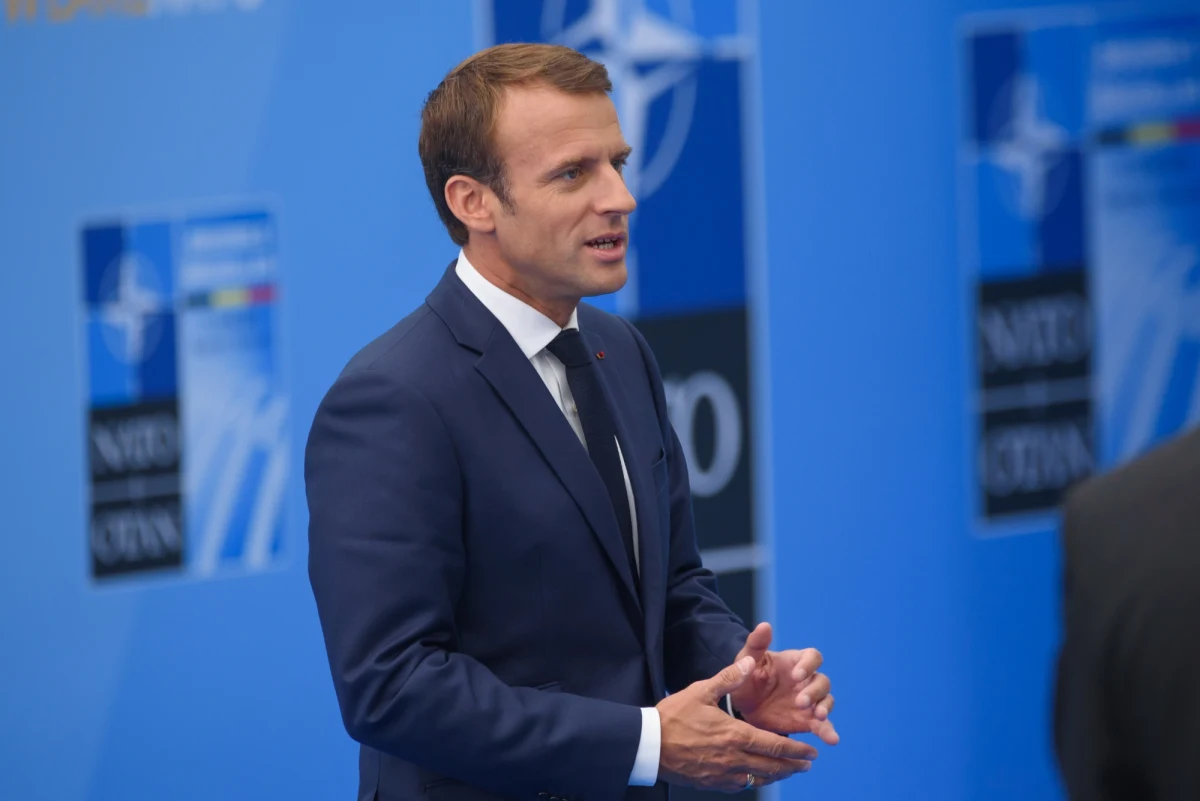 ​Prezydent Francji Emmanuel Macron oświadczył w sobotę w wywiadze dla agencji AFP, że postanowił "zatwierdzić" Elizabeth Borne na stanowisku premiera i powierzyć jej konsultacje w sprawie sformowania "aktywnego rządu" do początku lipca.